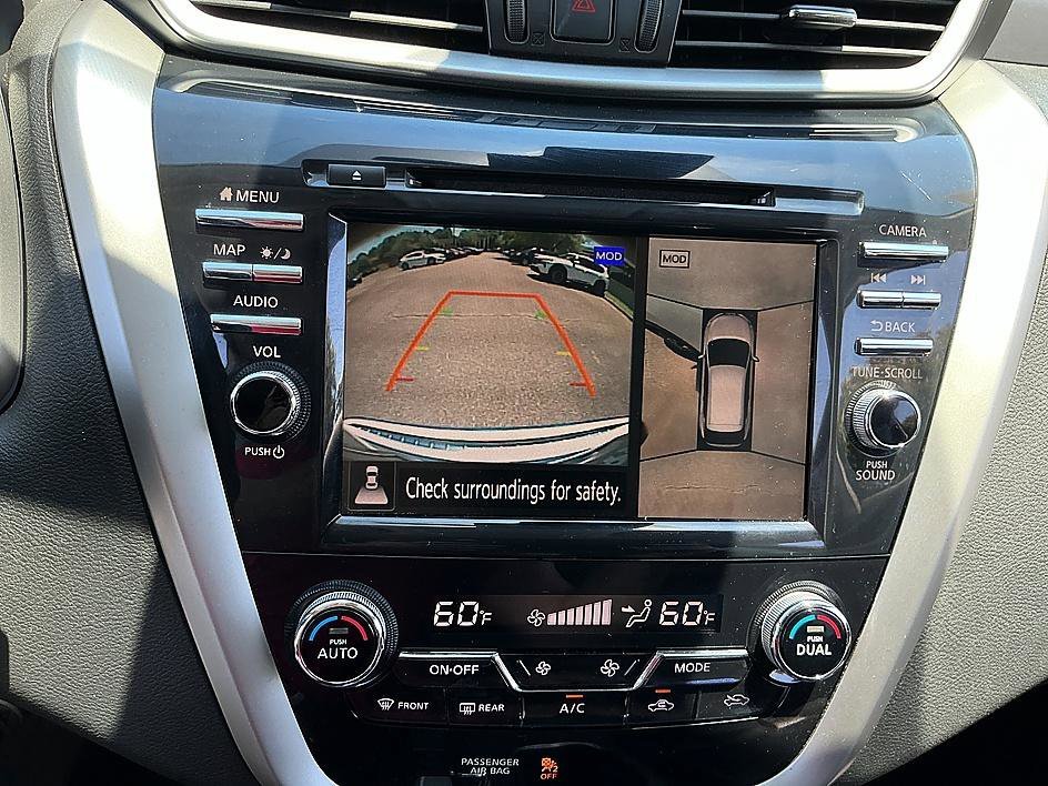 Used 2019 Pearl White Tricoat Nissan SL image 18