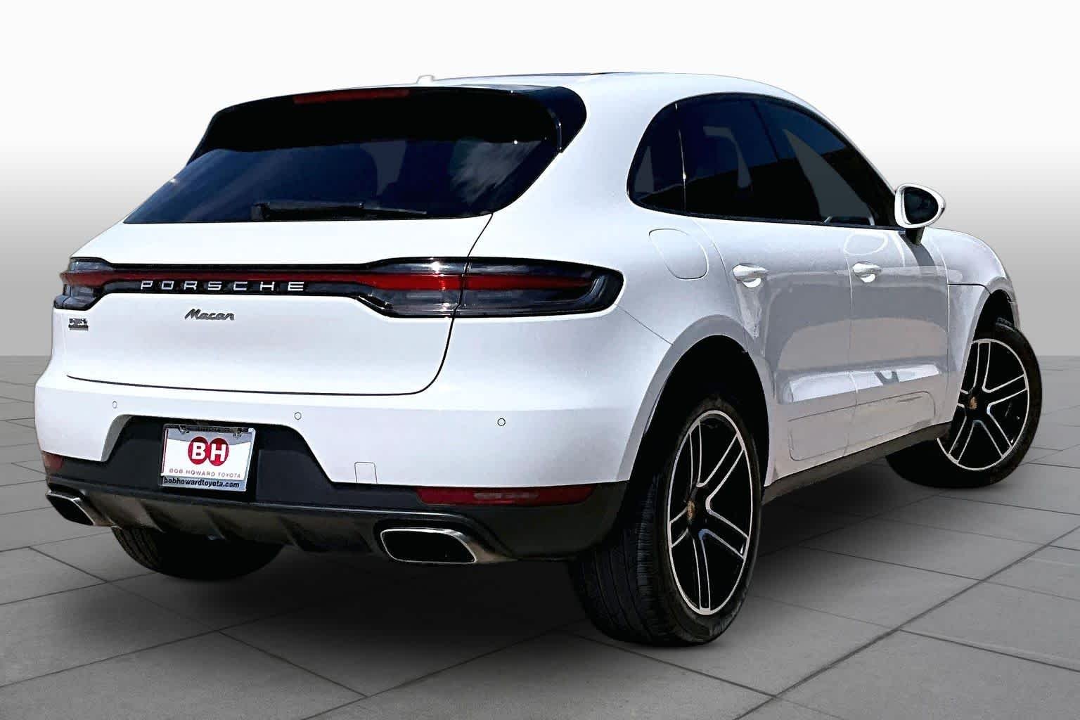 Used 2021 Carrara White Metallic Porsche  image 12