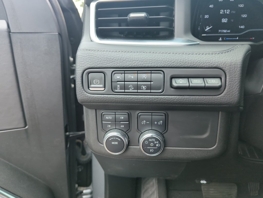 Used 2023 Silver GMC Denali image 19