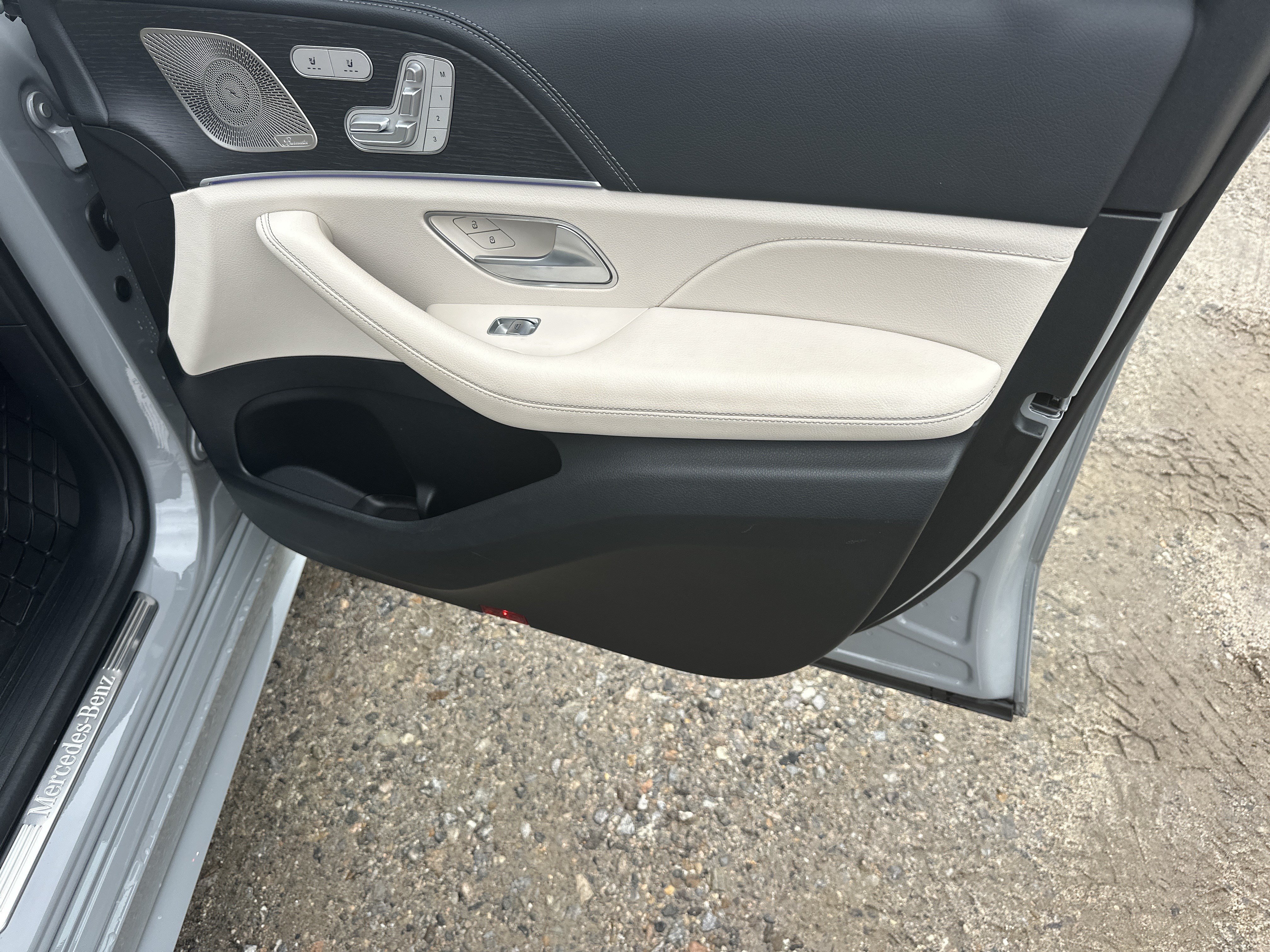 Used 2025 Gray Mercedes-Benz GLS 450 image 15