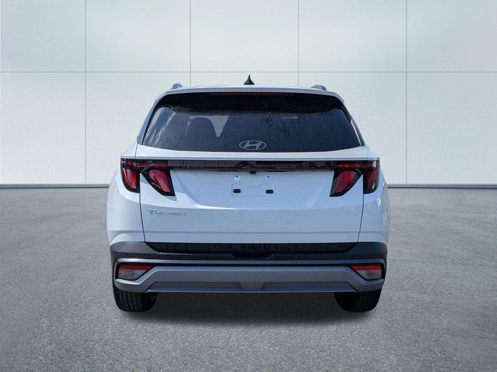 New 2026 White Hyundai SEL Plus FWD image 5
