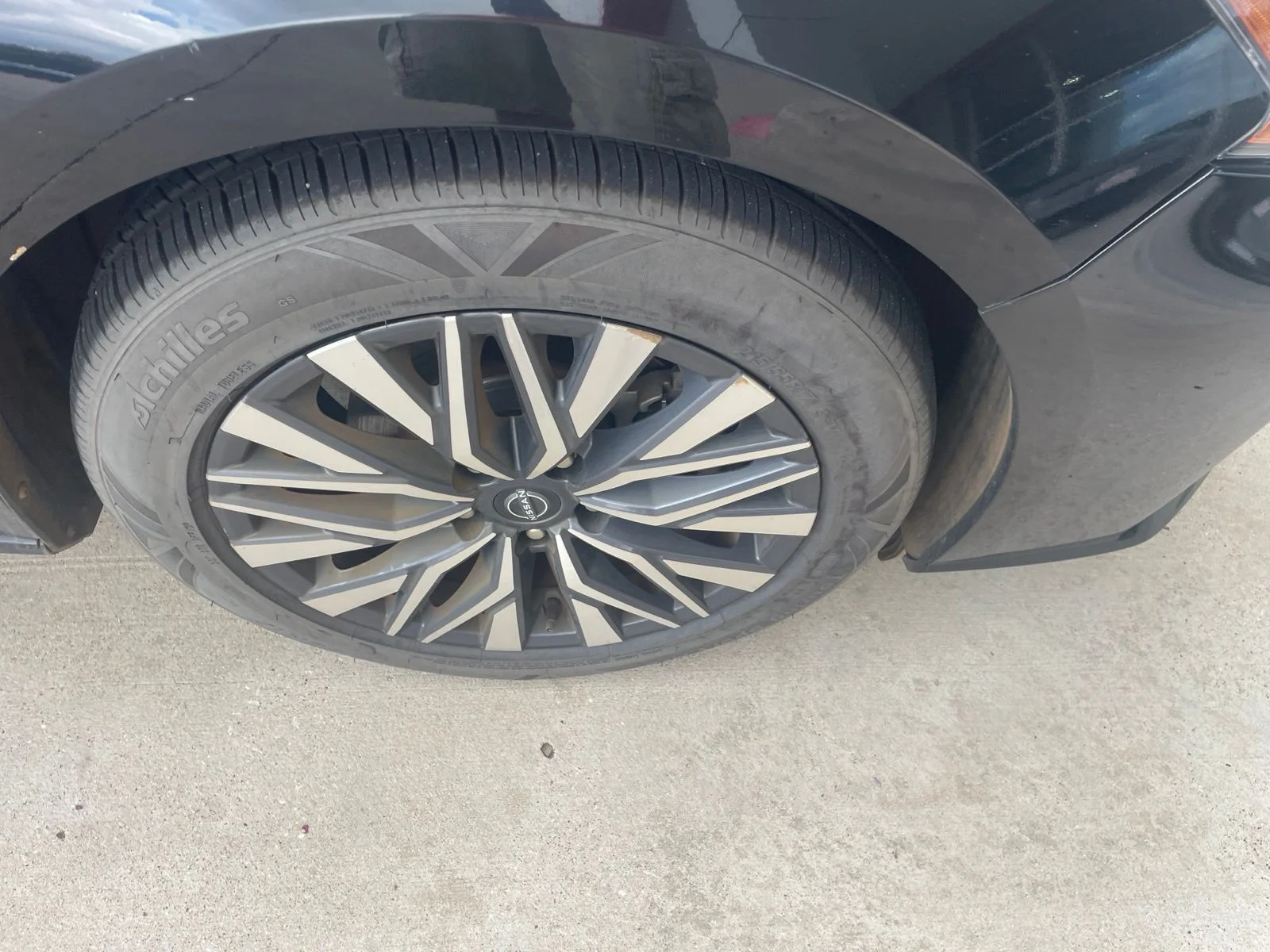 Used 2023 Black Nissan 2.5 SV image 5