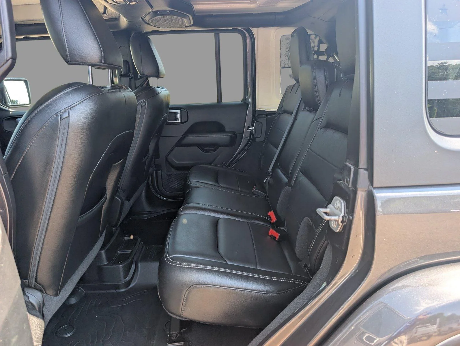 Used 2020 Granite Crystal Metallic Clearcoat Jeep North Edition image 65