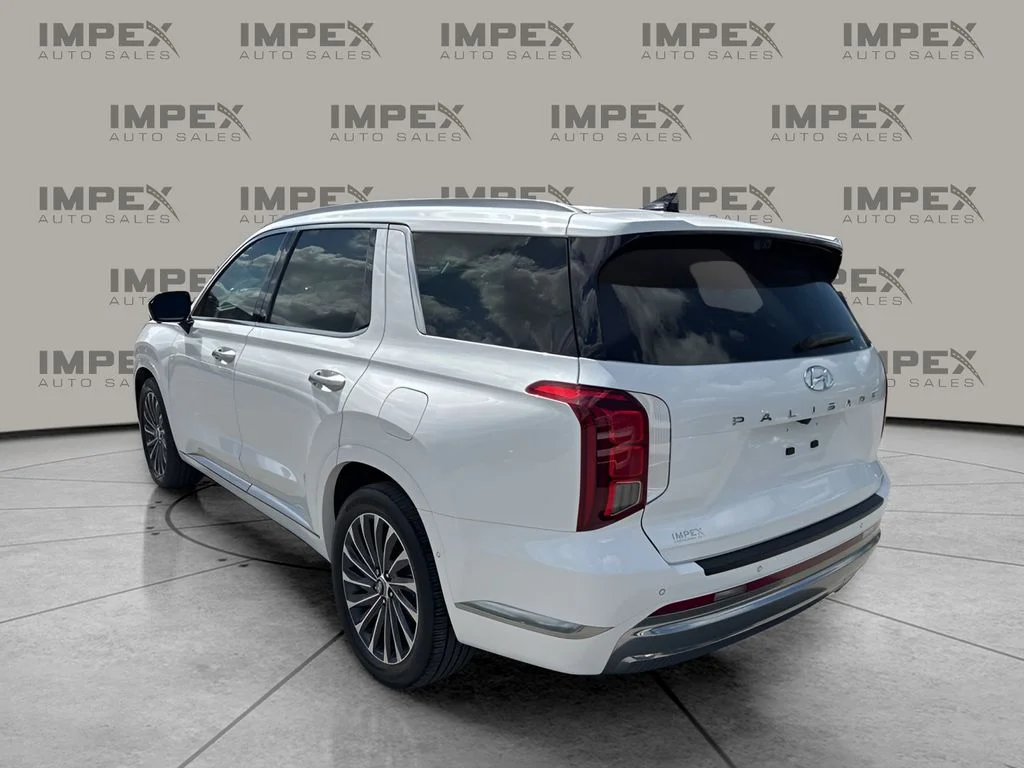 Used 2025 White Hyundai Calligraphy image 3