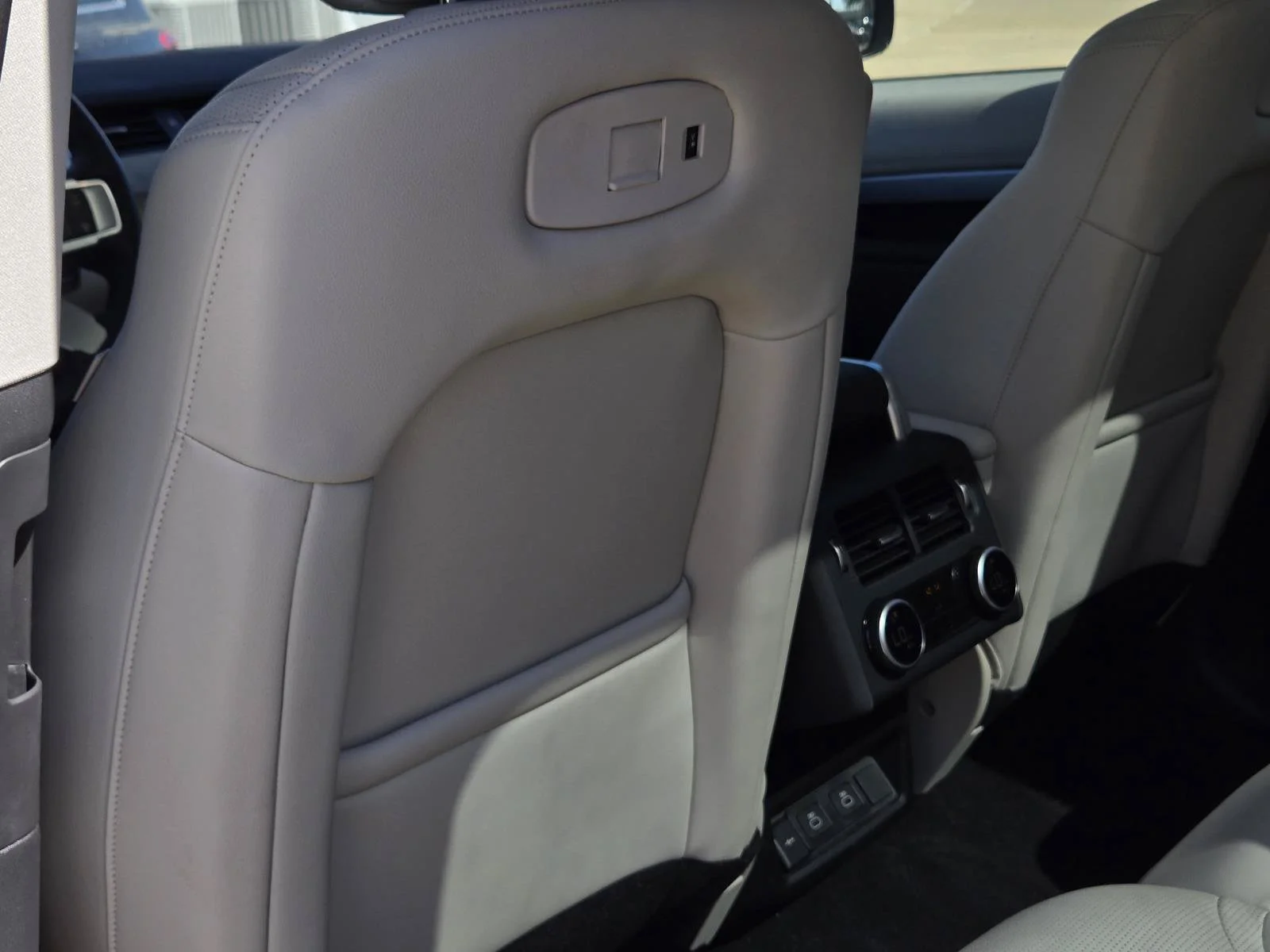 Used 2025 Fuji White Land Rover Dynamic SE image 32