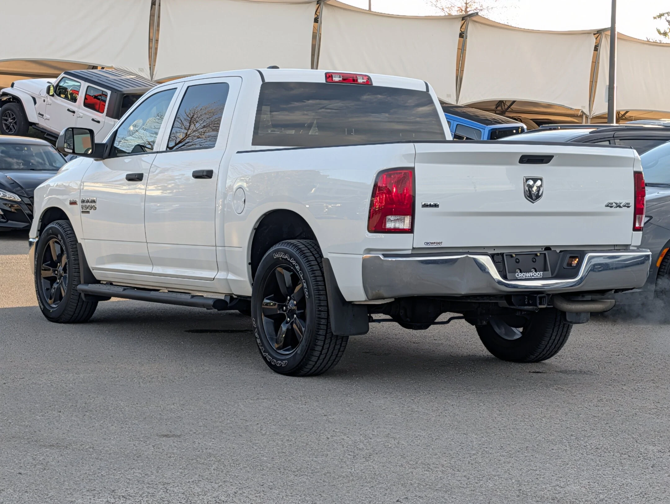 Used 2023 White RAM SLT - Trailerin Pkg - 5.7L HEMI - LOW KMS - P - SLT 4x4 Crew Cab 57 Box image 6