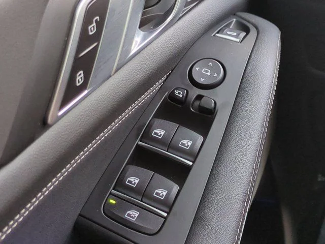 Used 2026 Blue BMW M60i image 23