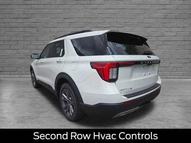 New 2026 Star White Metallic Tri-Coat Ford Active image 5