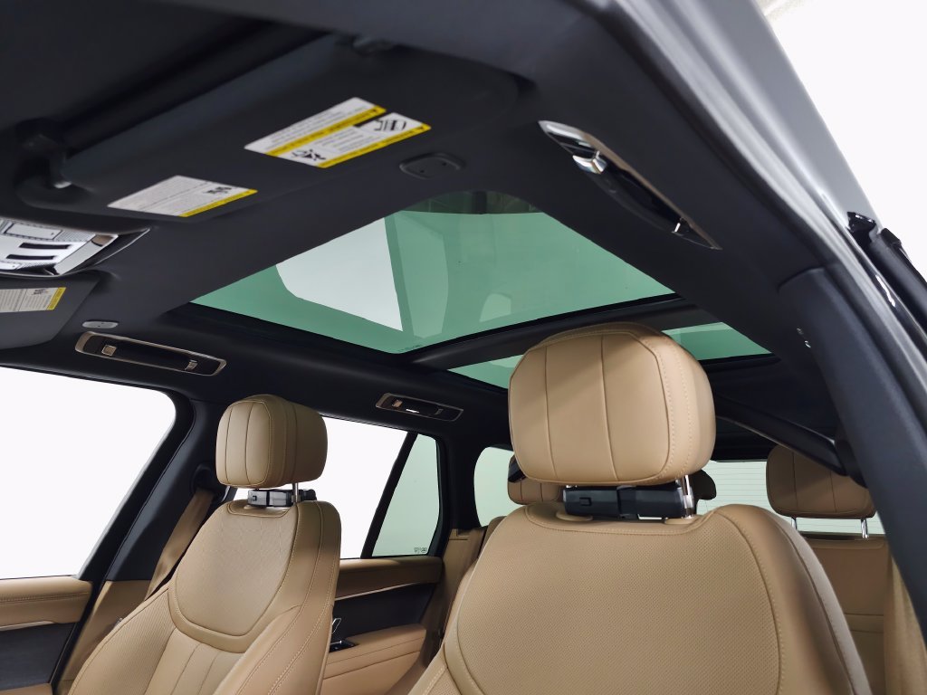 Used 2026 Black Land Rover SE image 19