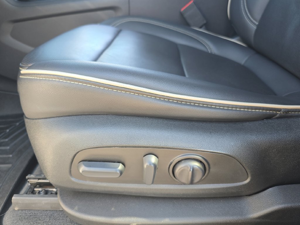 Used 2023 Beige Chevrolet Premier image 33