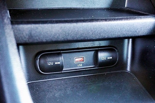 Used 2023 White Kia LX image 26