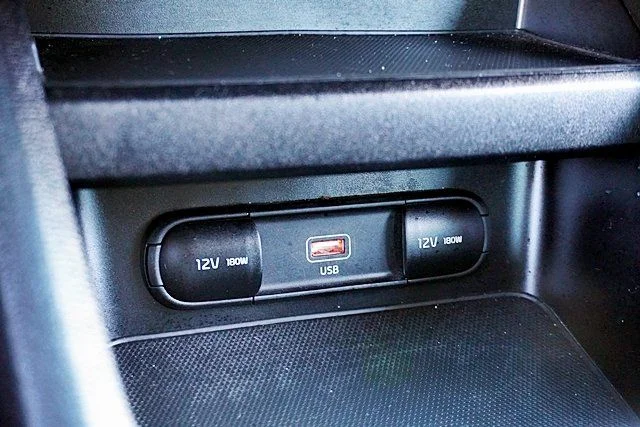 Used 2023 White Kia LX image 26