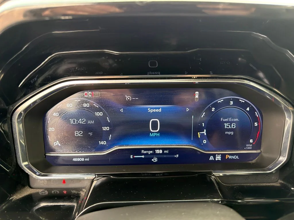 Used 2025 White Chevrolet LT image 10