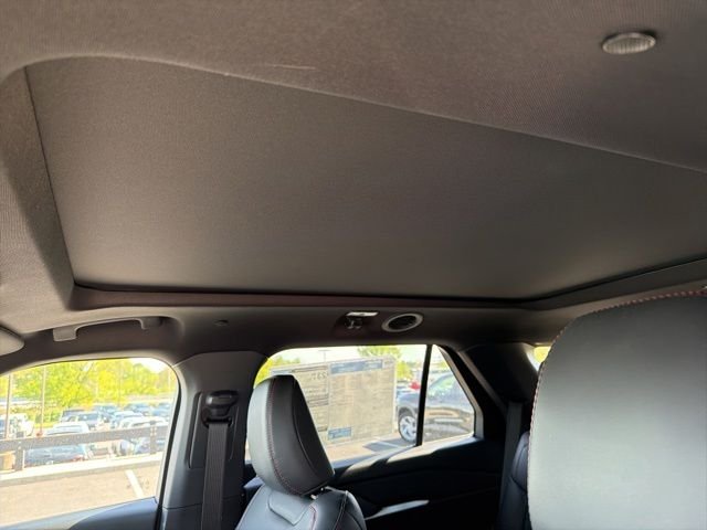 New 2026 Carbonized Gray Metallic Ford ST-Line image 13