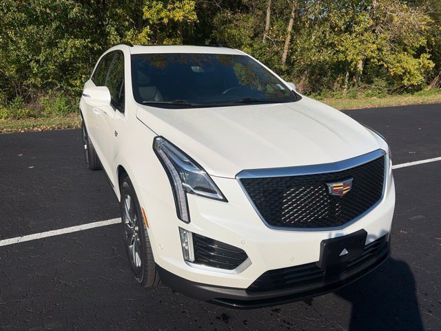 Used 2021 Crystal White Tri-Coat Cadillac Sport image 7