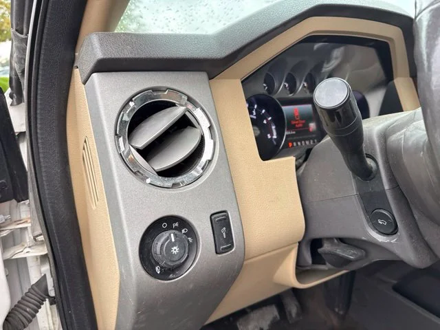 Used 2016 White Platinum Tri-Coat Metallic Ford Lariat image 14