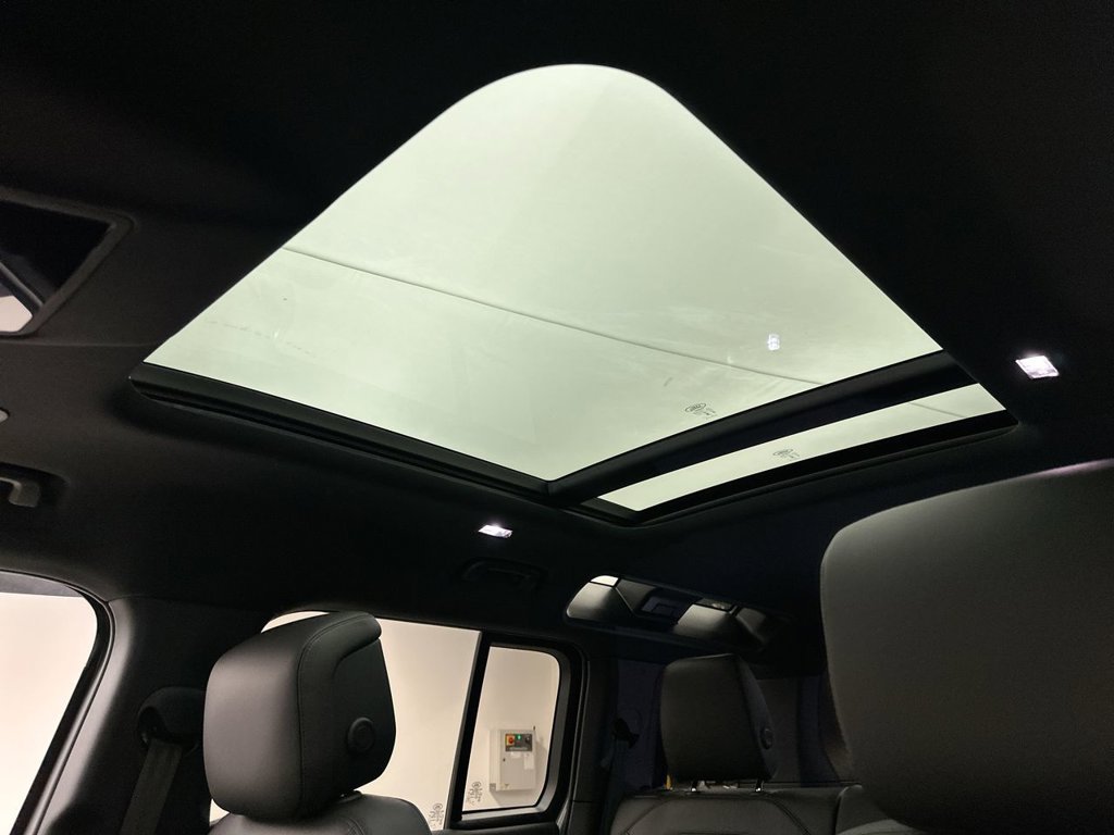 New 2026 Borasco Grey Land Rover X-Dynamic SE image 11