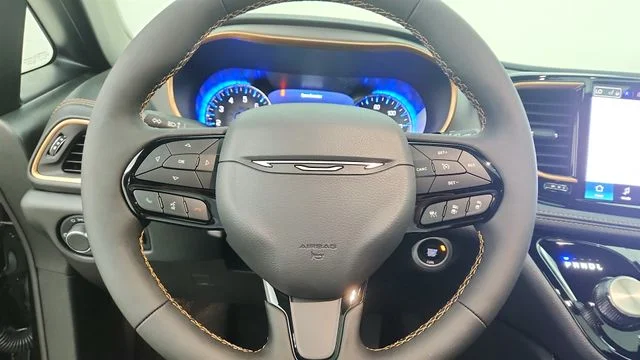 New 2027 Diamond Black Crystal Pearl-Coat Exterior Paint Chrysler Pinnacle image 24