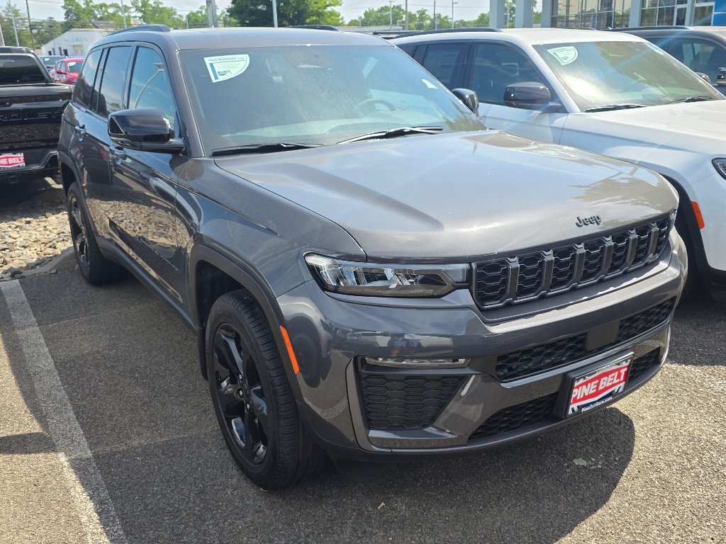 New 2026 Baltic Gray Metallic Clear-Coat Exterior Paint Jeep Limited image 7