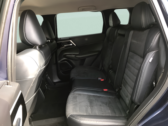2022 Mitsubishi Outlander SE - Photo 11