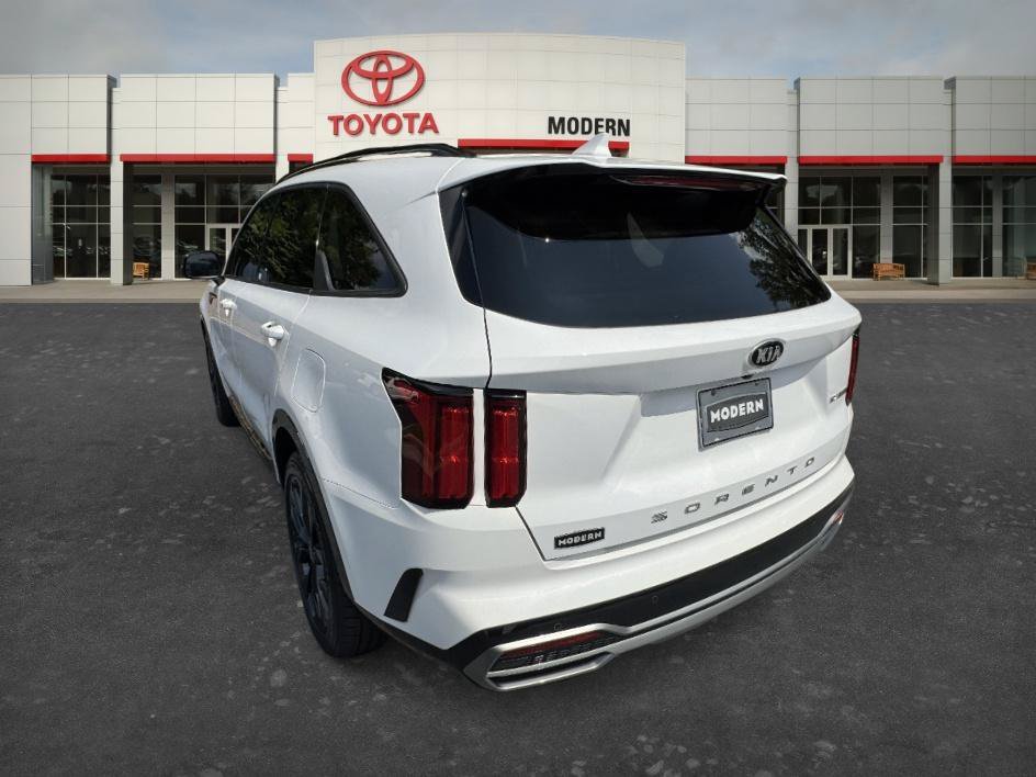 Used 2021 Glacial White Pearl Kia SX Prestige image 6
