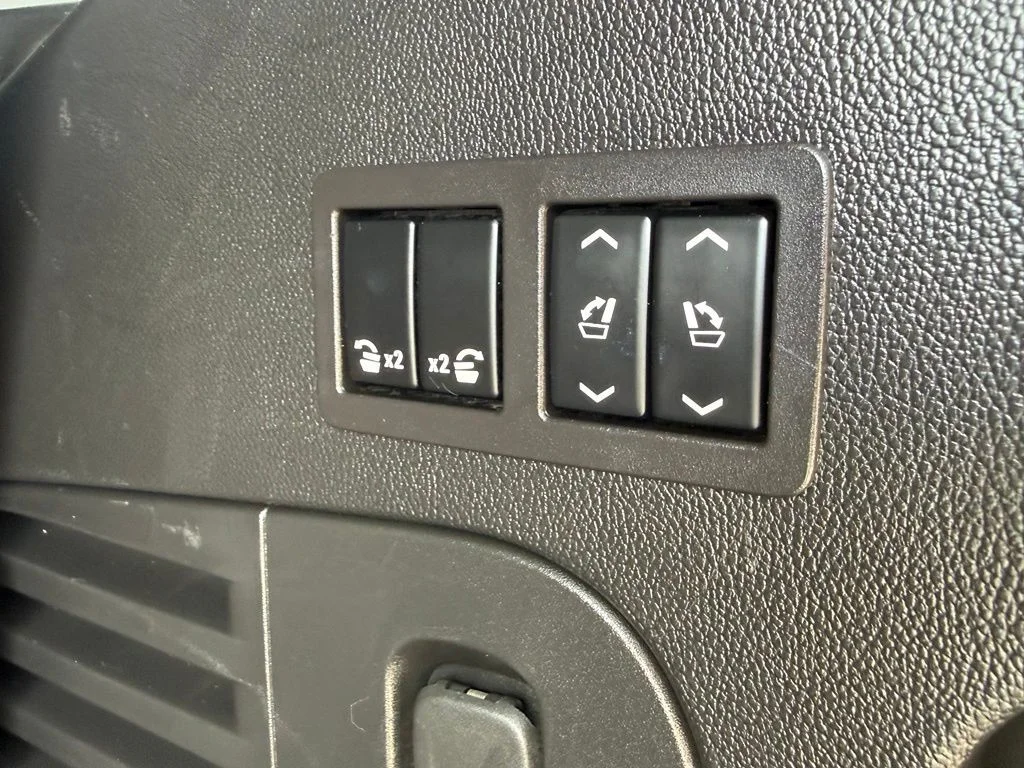 Used 2019 Black GMC Denali image 40