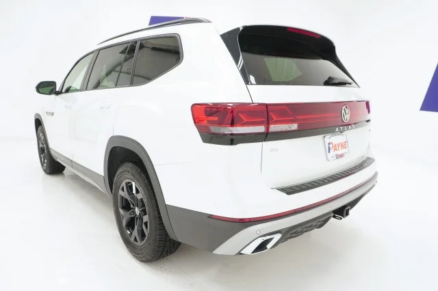 New 2026 Opal White Pearl Volkswagen 2.0T Peak Edition image 11
