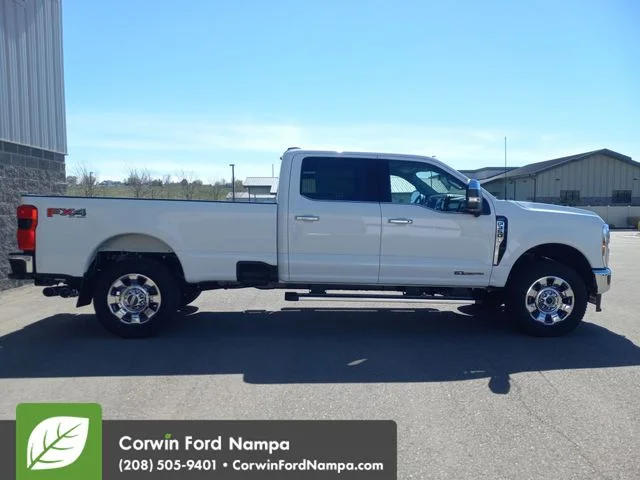 New 2026 Oxford White Ford Lariat image 2