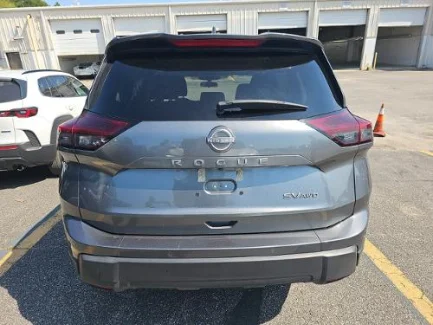 Used 2024 Gun Metallic Nissan SV image 4