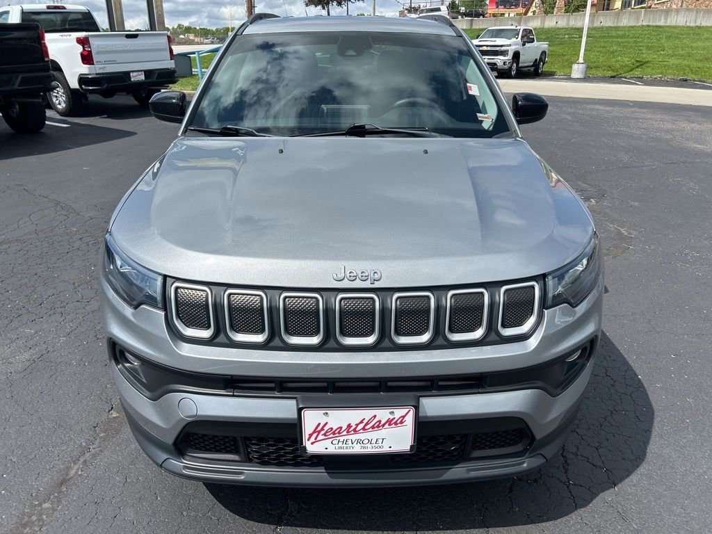 Used 2022 Jeep Compass Latitude with VIN 3C4NJDBB9NT122309 for sale in Kansas City