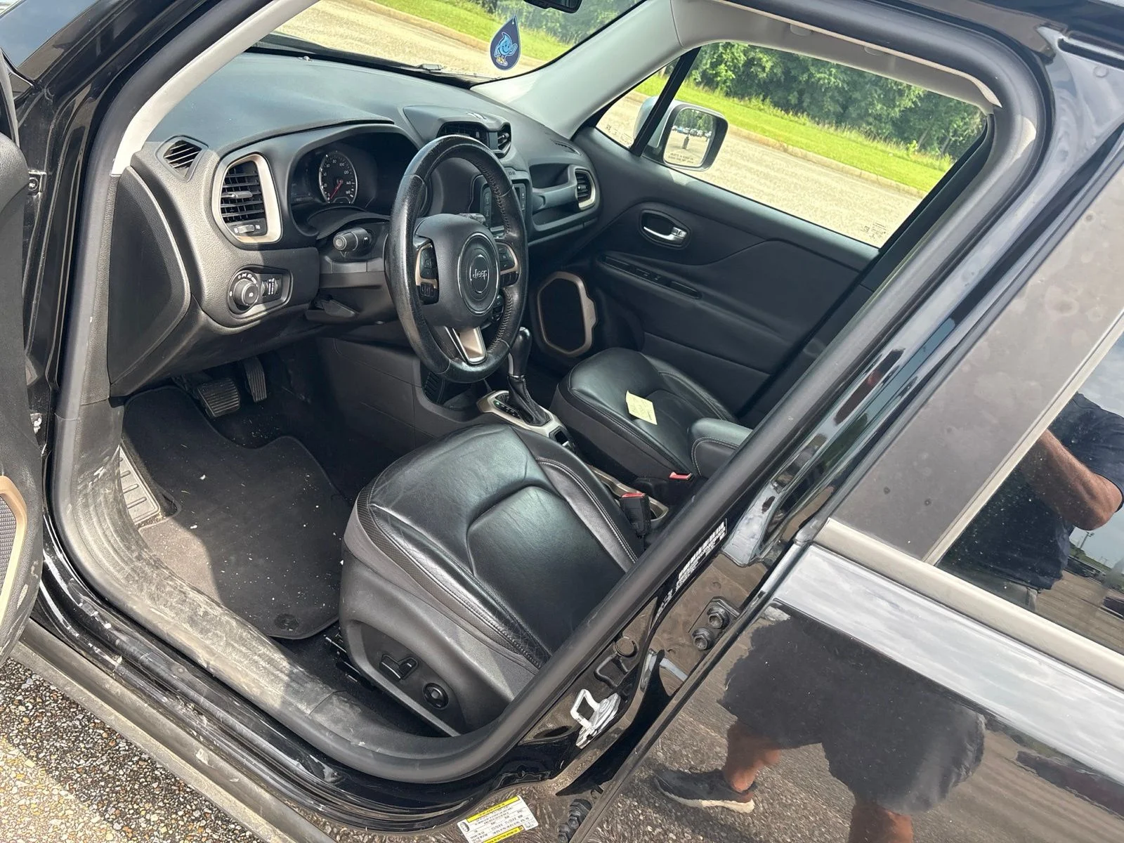 Used 2015 Black Jeep Limited image 8