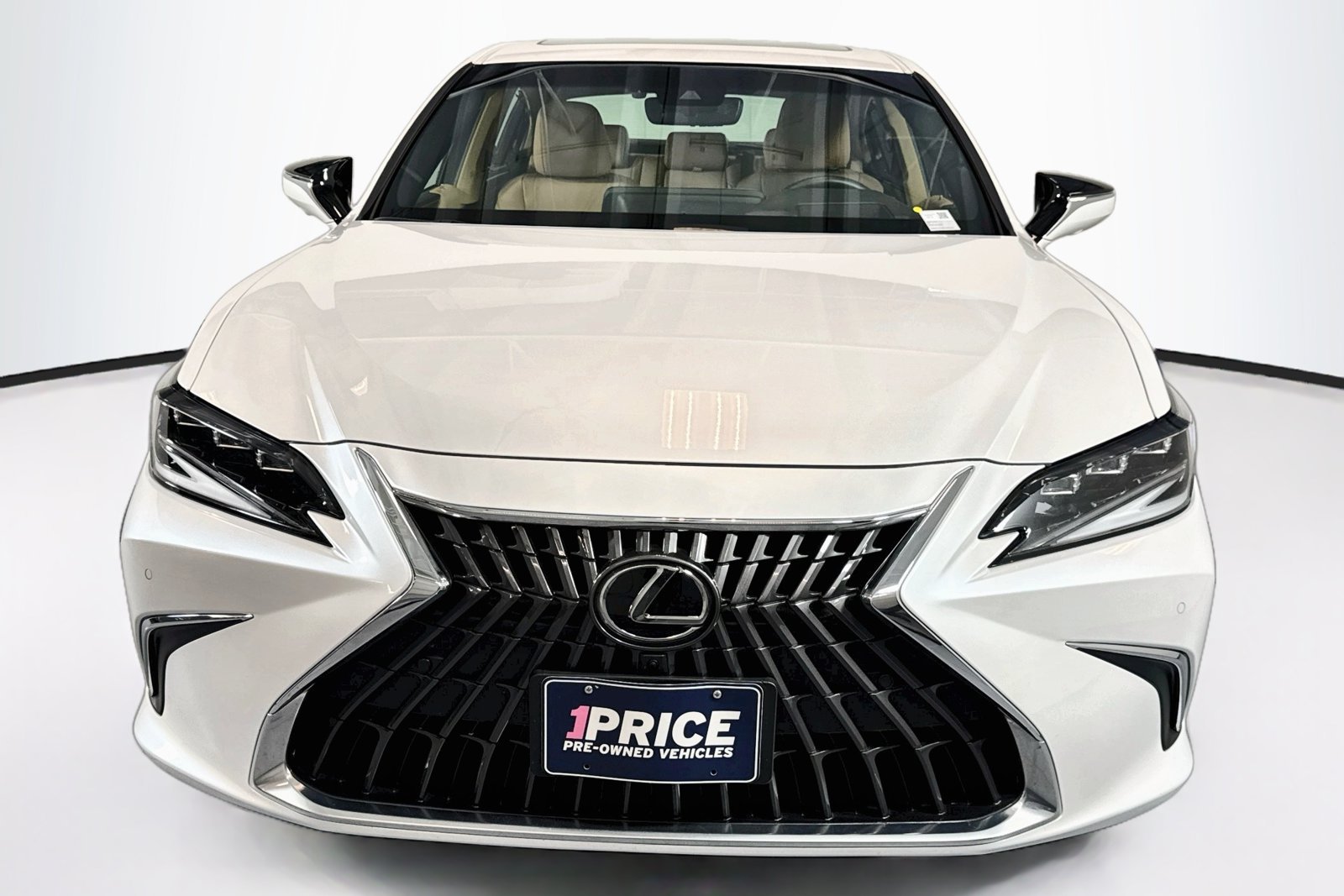 Used 2024 Eminent White Pearl Lexus ES 300h Ultra Luxury image 2