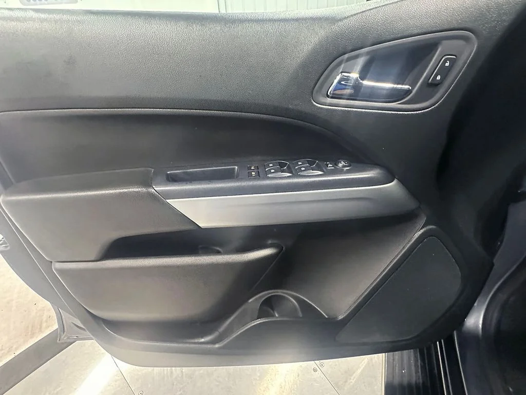 Used 2021 Gray Chevrolet LT image 23