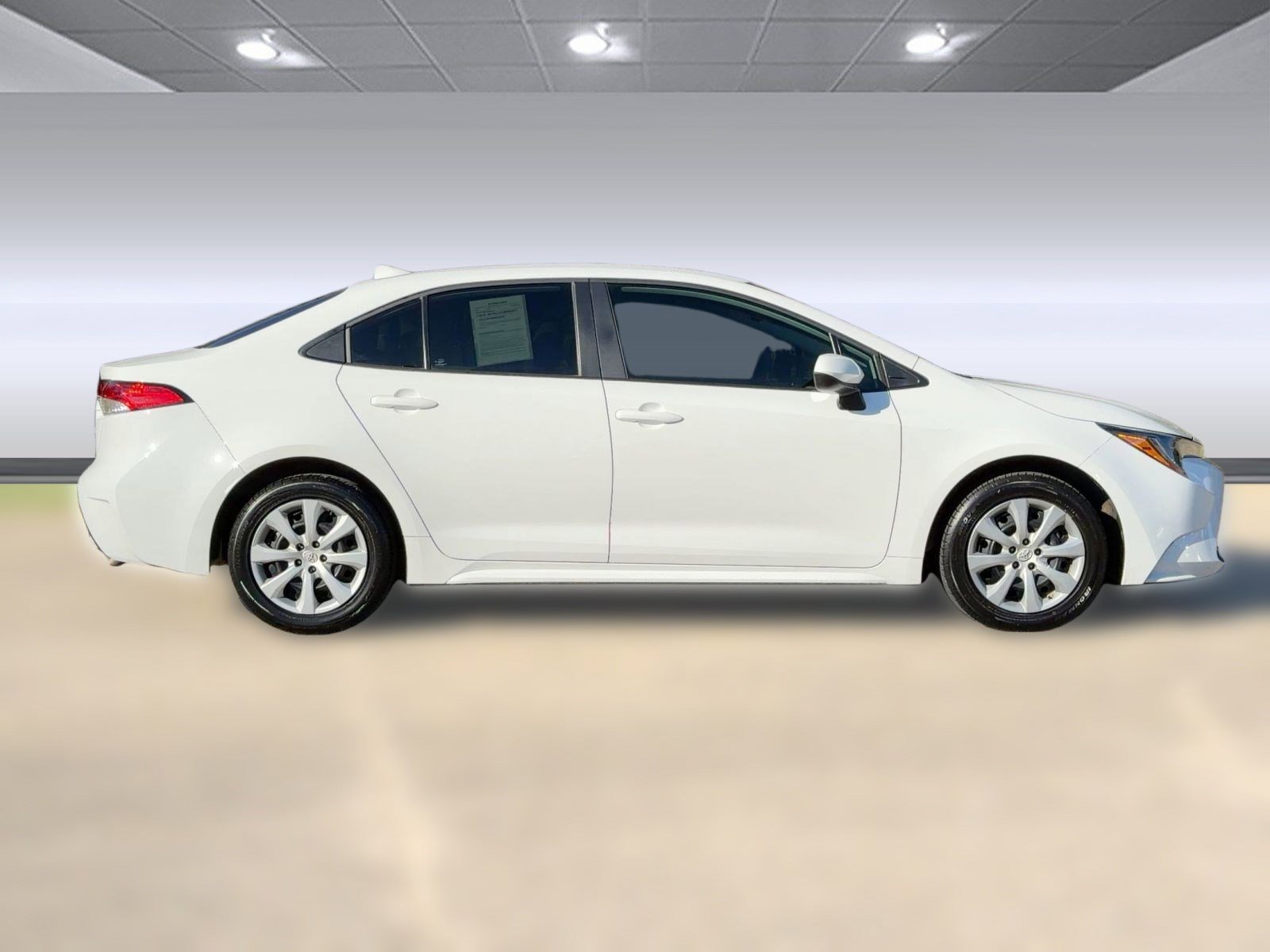 2022 Toyota Corolla LE photo 4