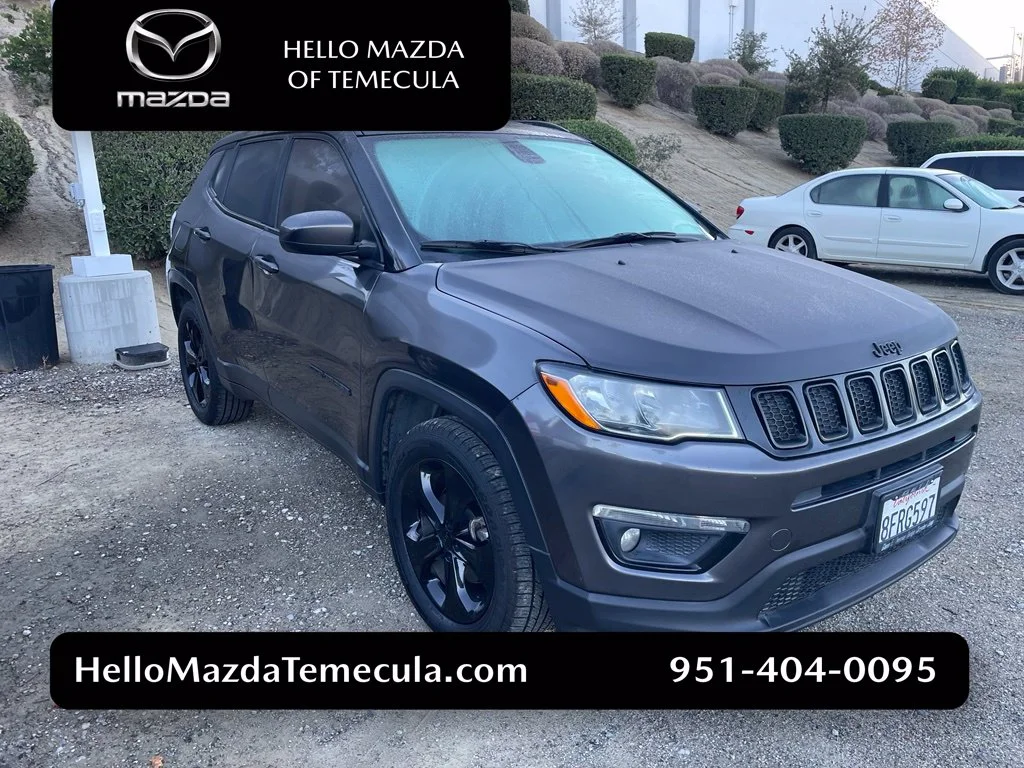 Used 2018 Gray Jeep Latitude image 1