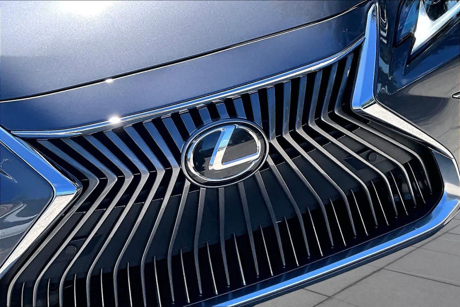 Used 2021 Nebula Gray Pearl Lexus  image 30