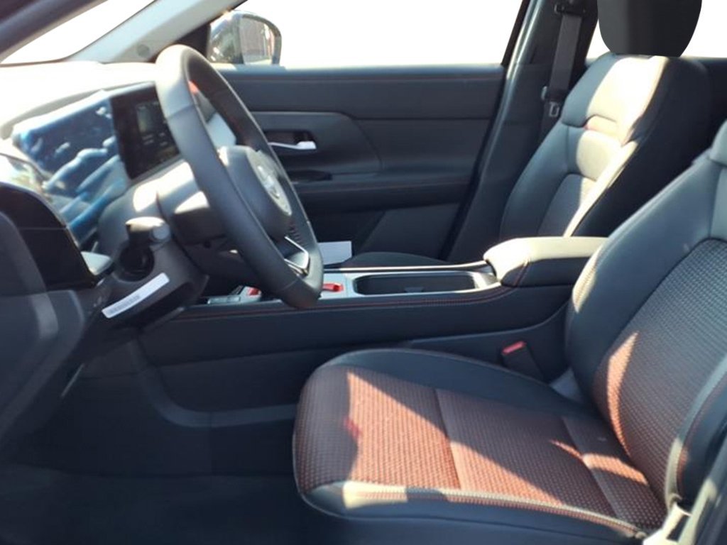 New 2026 Canyon Bronze Metallic Nissan SR image 11