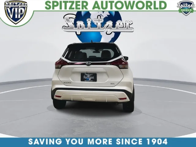 Used 2022 White Nissan SR image 8