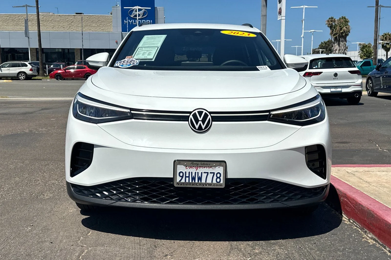 Used 2023 White Volkswagen Pro image 9