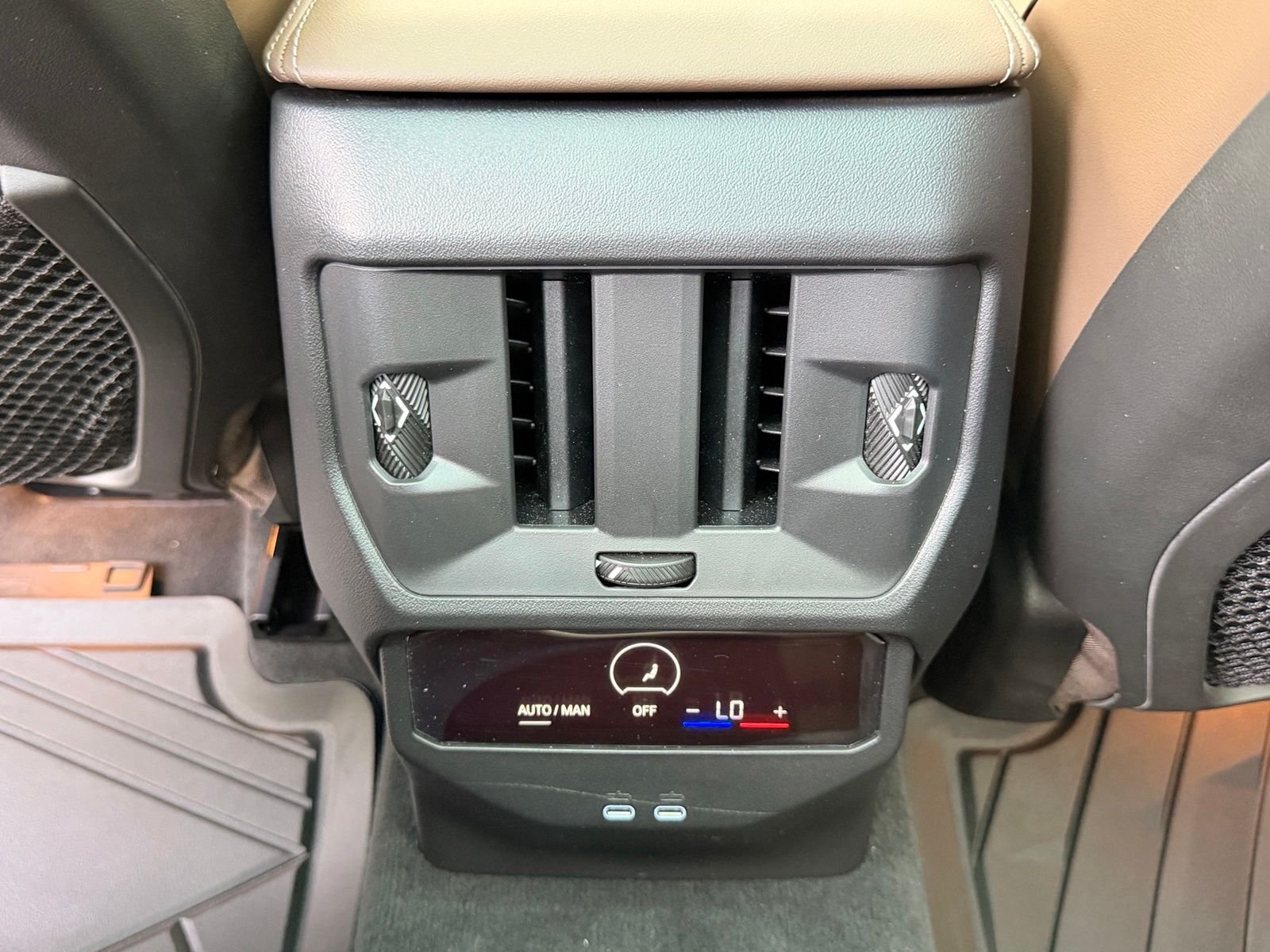 Certified Used 2025 Alpine White BMW 30 xDrive image 15