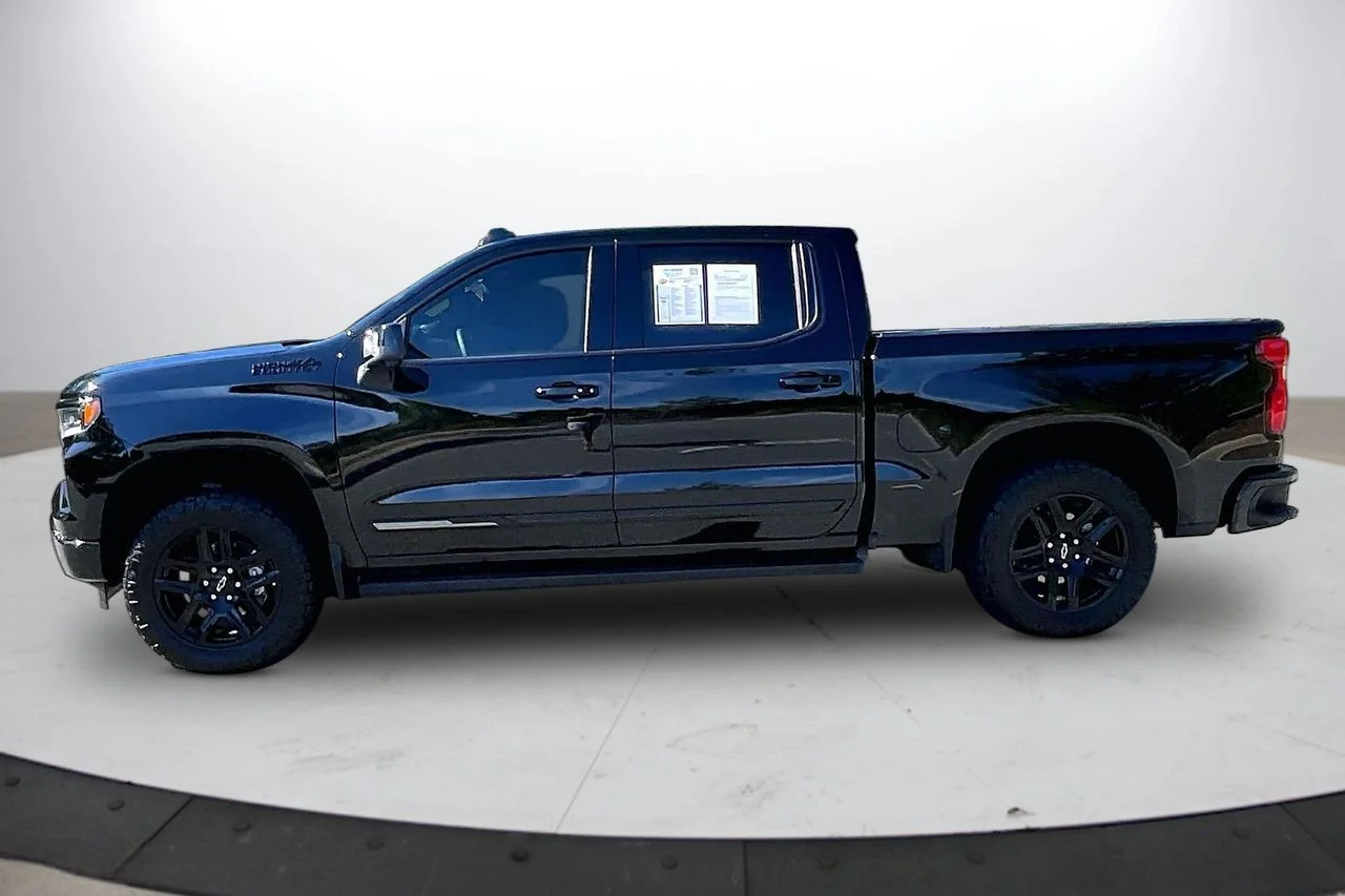 Used 2024 Black Chevrolet High Country image 5