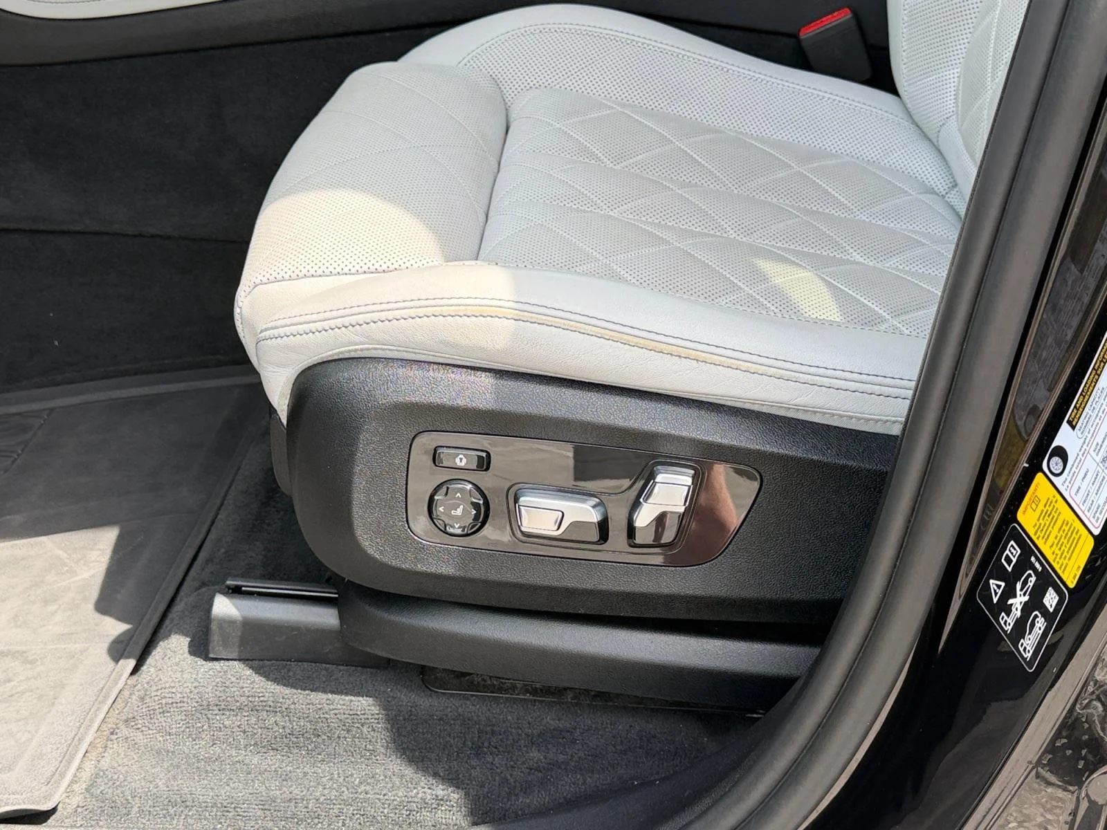 Used 2023 Black Sapphire Metallic BMW xDrive40i image 38