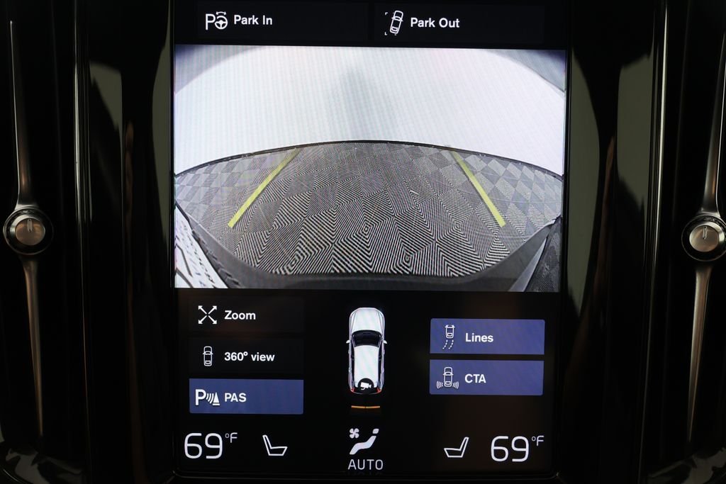 Used 2019 Black Volvo T5 Inscription image 17