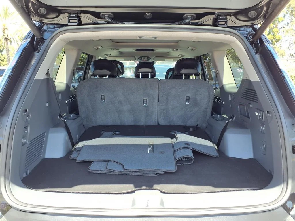 New 2026 Ebony Black Kia Wind AWD image 23