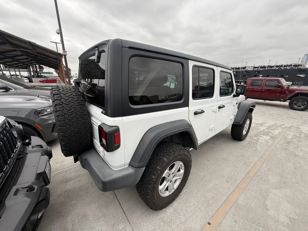 Used 2020 White Jeep Unlimited Sport S image 4