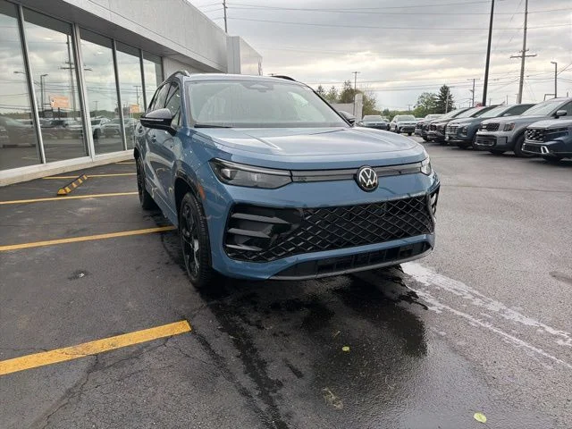 2026 Volkswagen Tiguan SE R-LINE BLACK - Photo 8