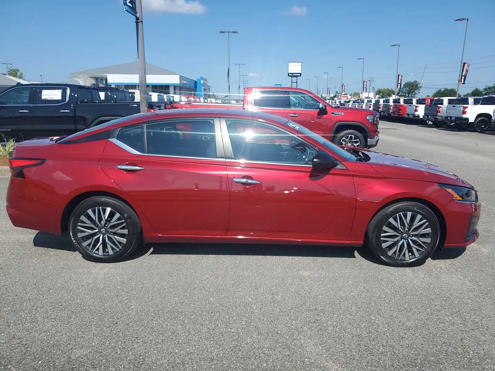 Used 2025 Gray Nissan SV image 7