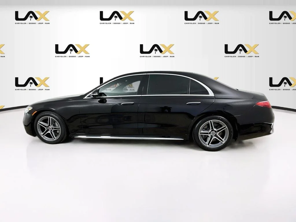 Used 2022  Mercedes-Benz S 580 image 4