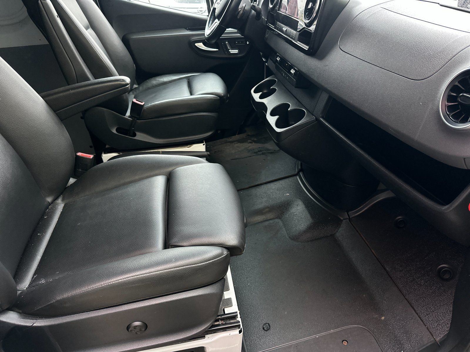 Used 2020 Arctic White Mercedes-Benz Cargo 144 WB image 16