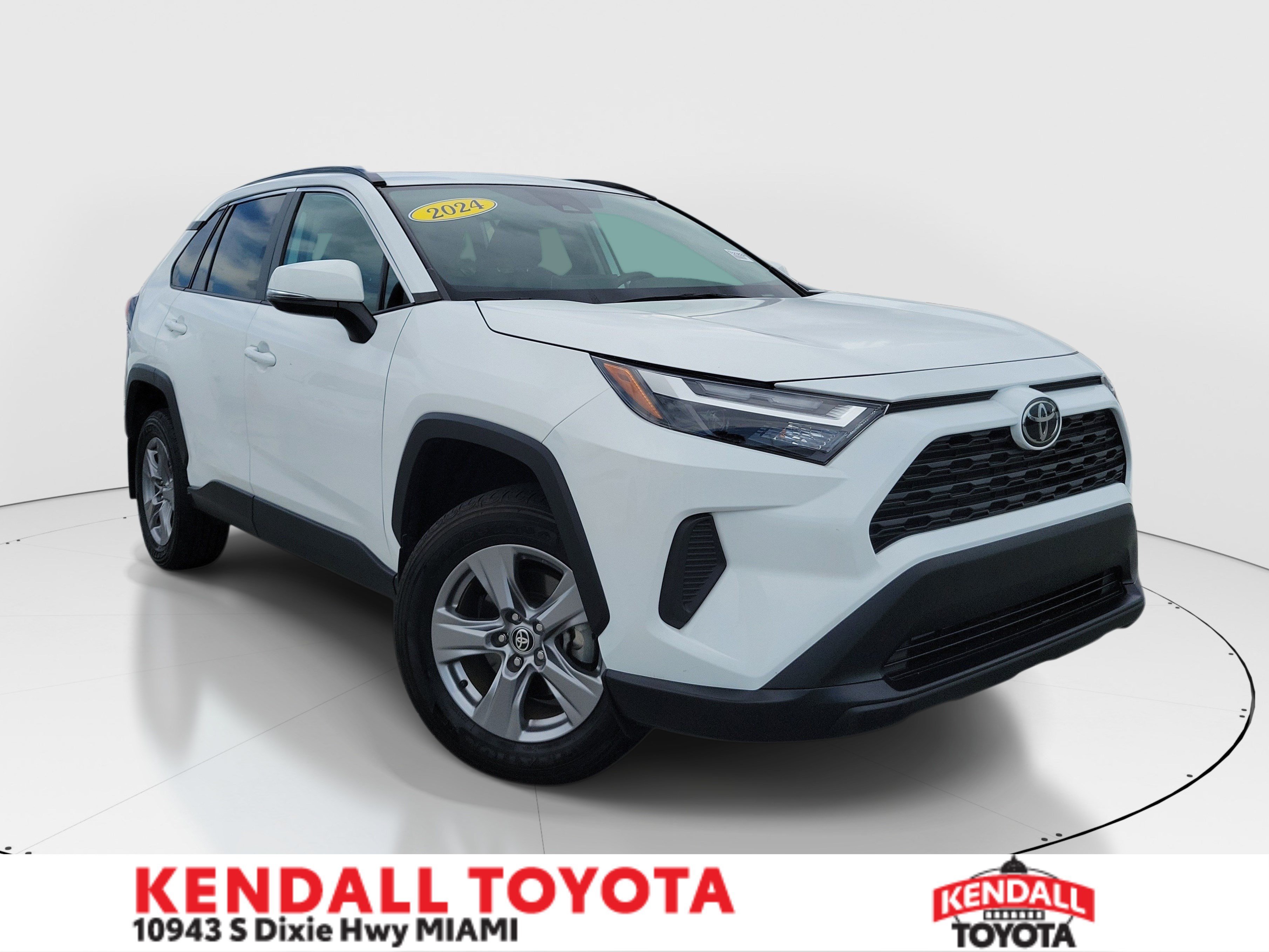 Used 2024 White Toyota XLE image 1